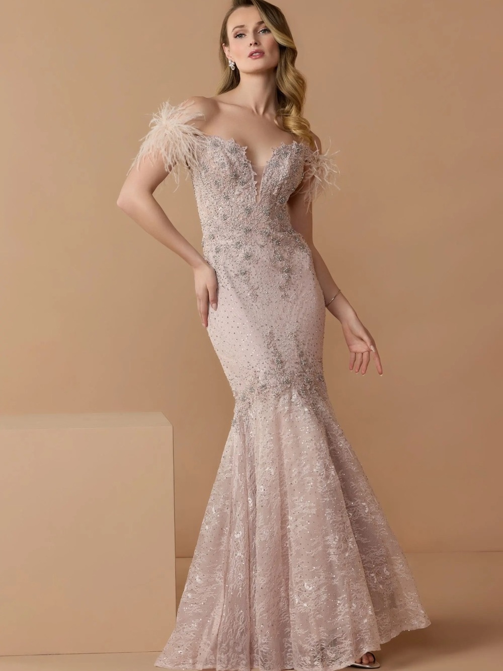 MAC DUGGAL COLLECTION Pink Off The Shoulder Embellished Lace Feather Trim Gown